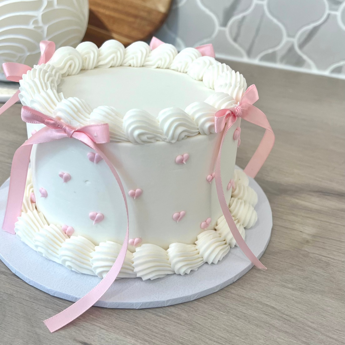 Standard Retro Round Cake
