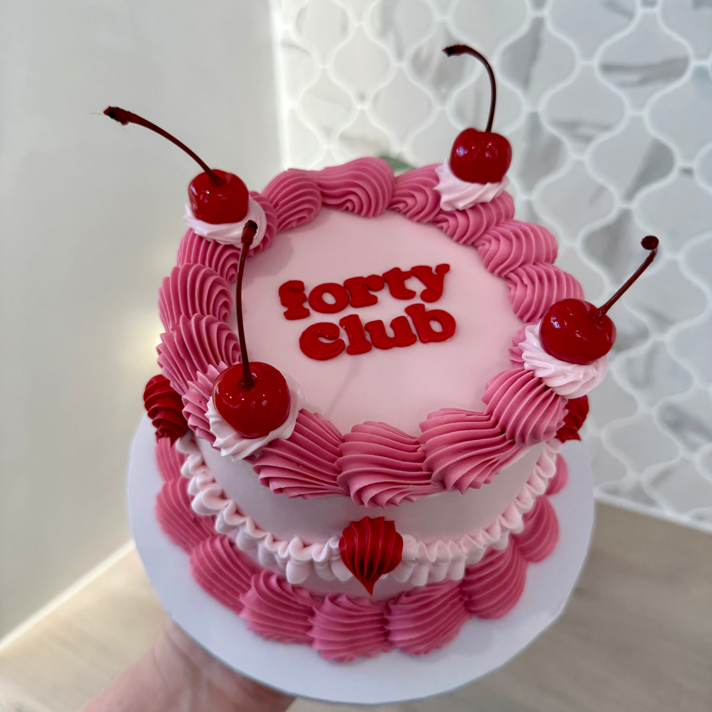 Frilly Retro Round Cake